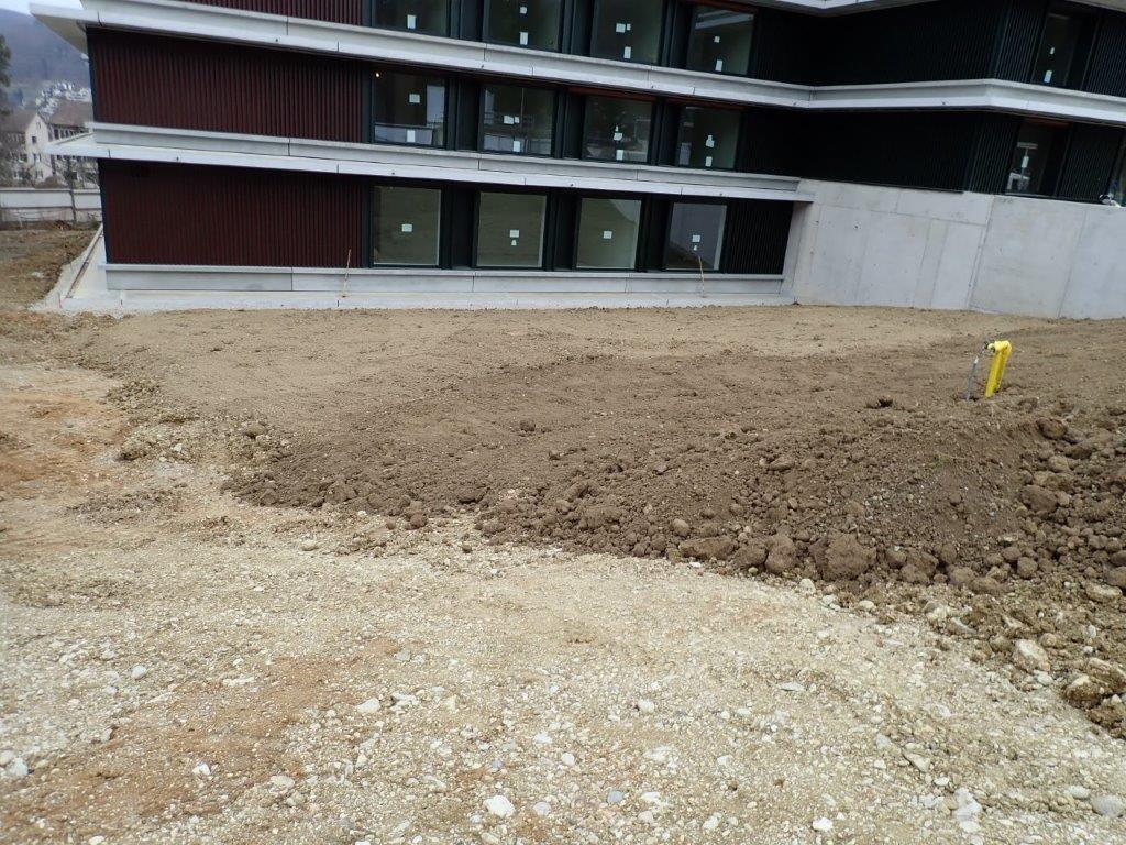 gewerbe Baselland Erde Fuellmaterial Garten.jpg